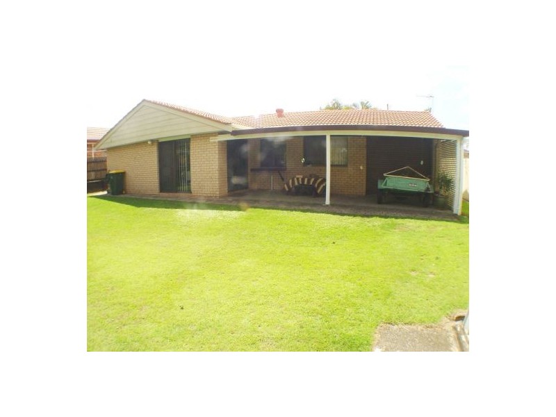 89 Meadowlands Rd, Carindale QLD 4152