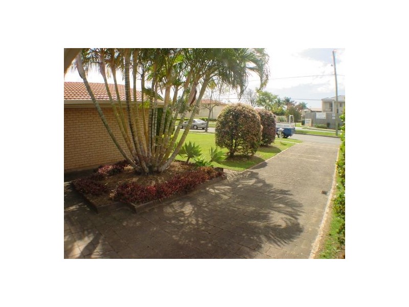 89 Meadowlands Rd, Carindale QLD 4152
