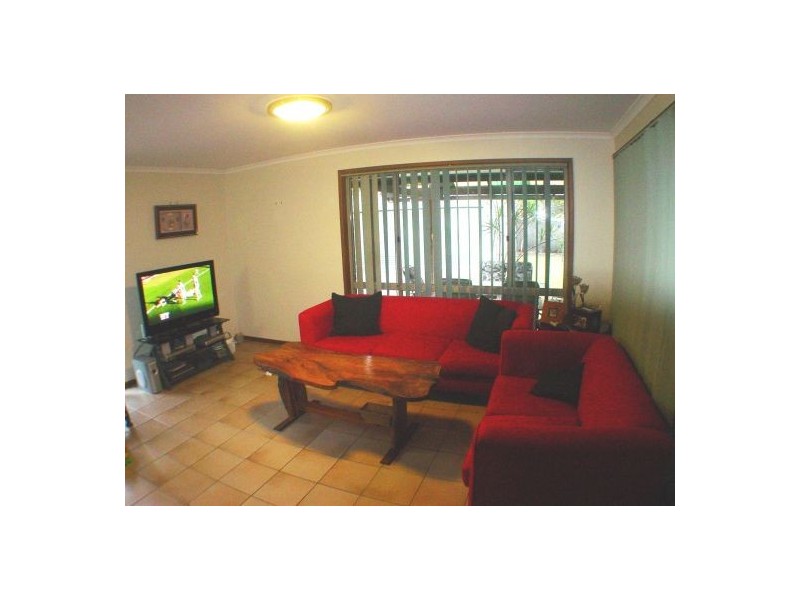 3 Bron Ct, Loganlea QLD 4131