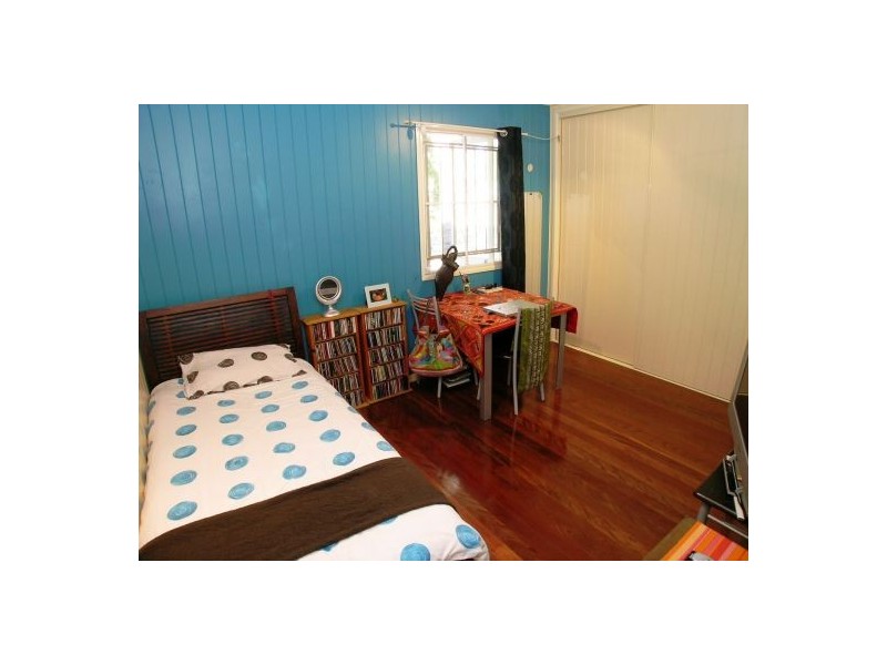3 7 Carnelian St, Holland Park QLD 4121