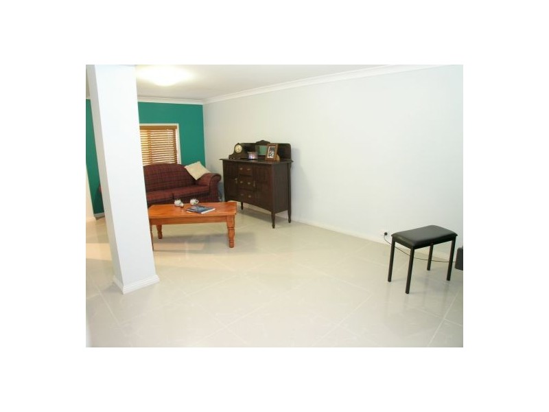 8 Raelene Terrace, Springwood QLD 4127