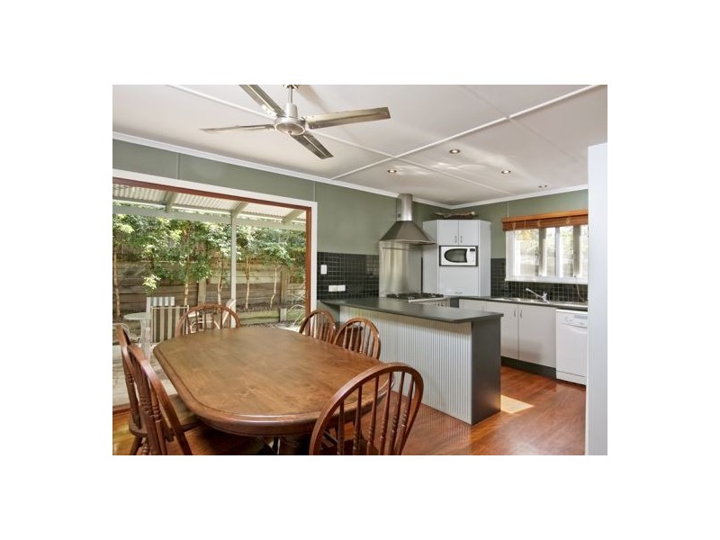 37. Latimer St, Holland Park QLD 4121