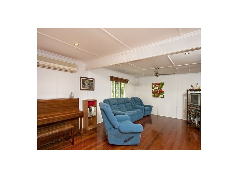 37. Latimer St, Holland Park QLD 4121