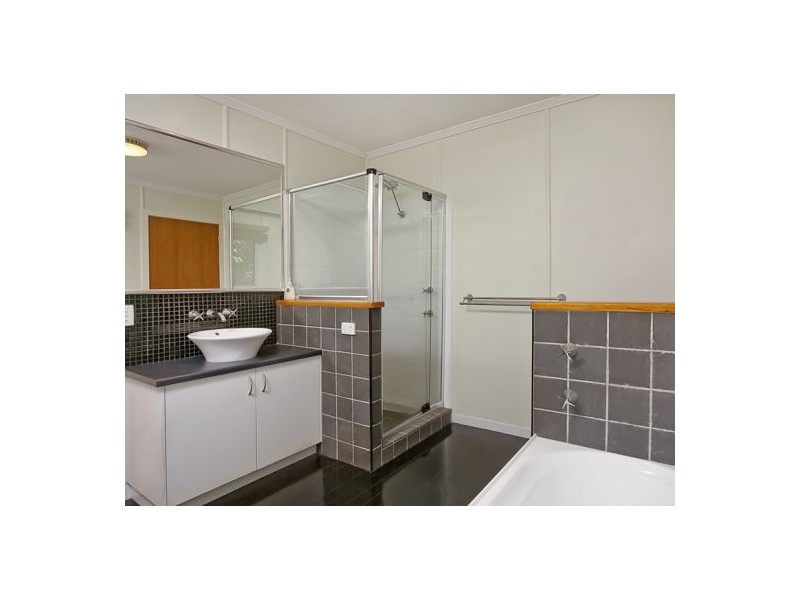 37. Latimer St, Holland Park QLD 4121