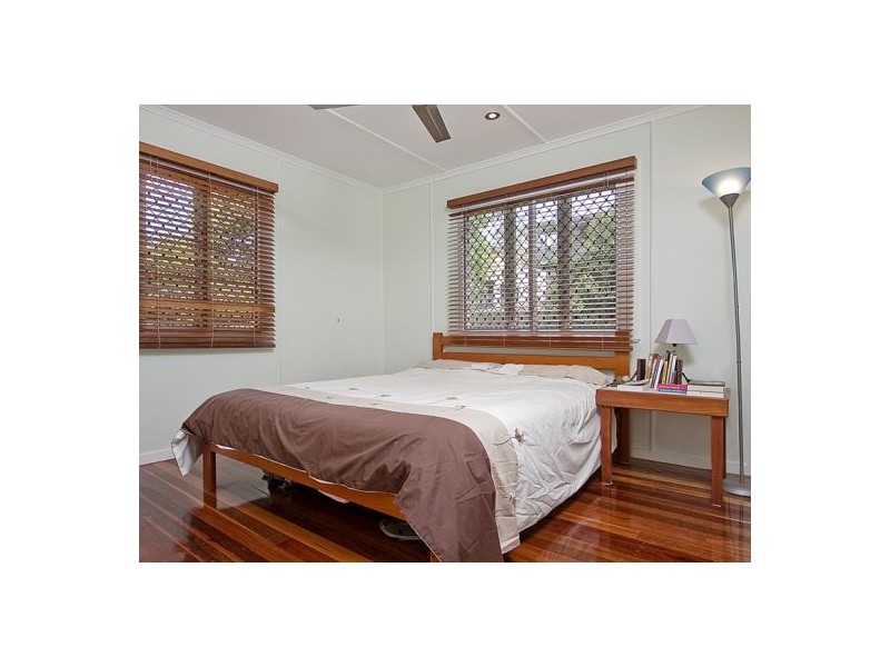 37. Latimer St, Holland Park QLD 4121