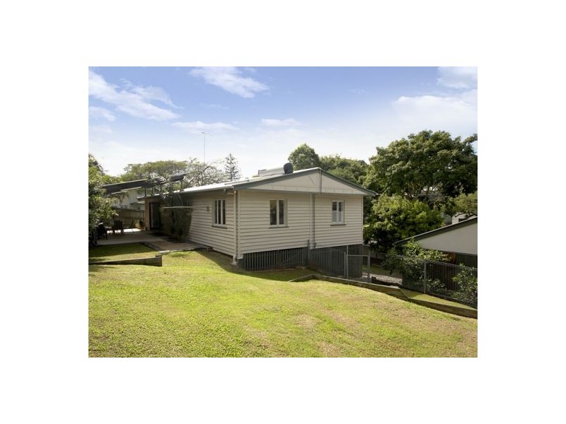 37. Latimer St, Holland Park QLD 4121