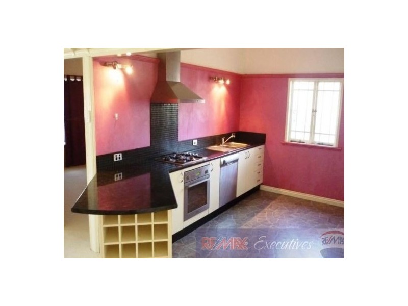 19 Captain Street, Holland Park QLD 4121