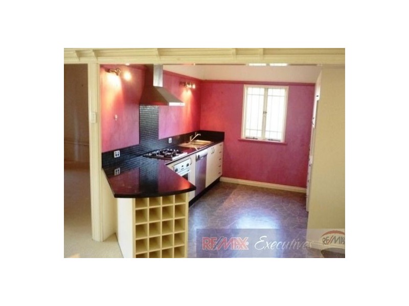 19 Captain Street, Holland Park QLD 4121