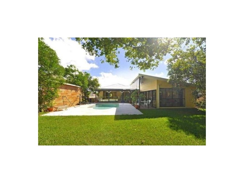 40 Nicklin Street, Coorparoo QLD 4151