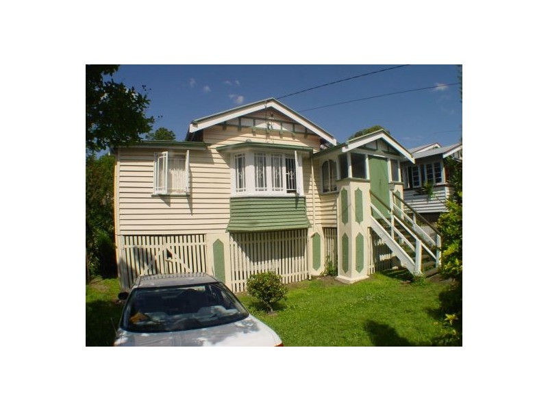 6 Ashton St, Camp Hill QLD 4152