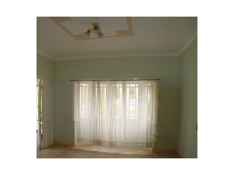 6 Ashton St, Camp Hill QLD 4152