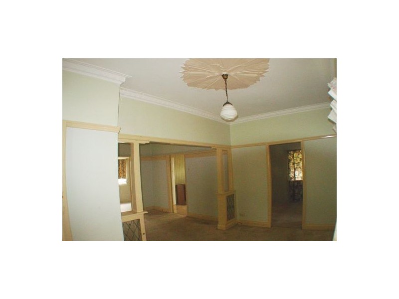 6 Ashton St, Camp Hill QLD 4152