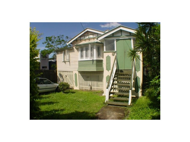 6 Ashton St, Camp Hill QLD 4152