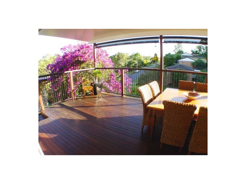 13 Flynn St, Holland Park West QLD 4121