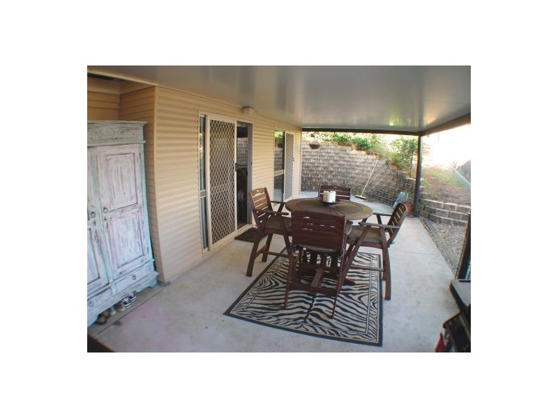 13 Flynn St, Holland Park West QLD 4121