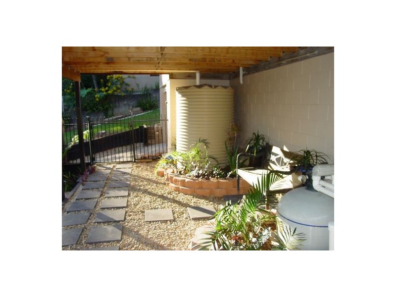 13 Flynn St, Holland Park West QLD 4121