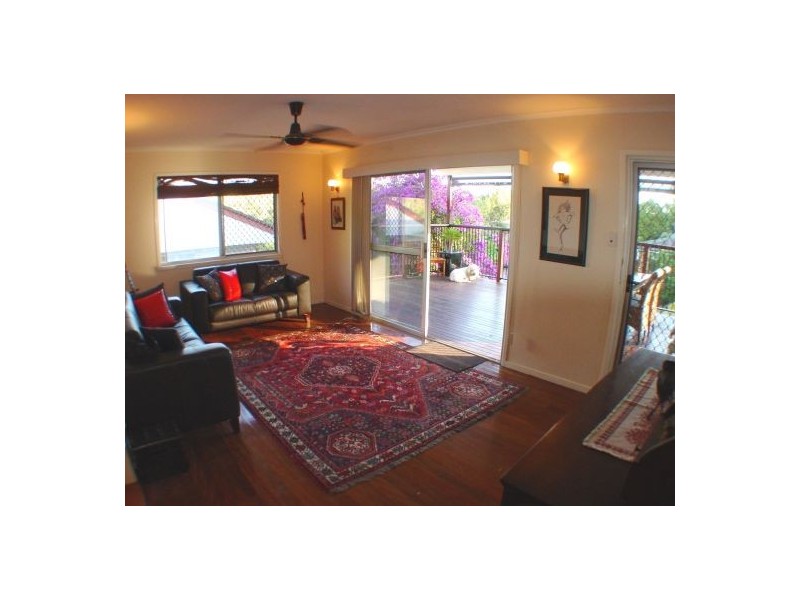 13 Flynn St, Holland Park West QLD 4121