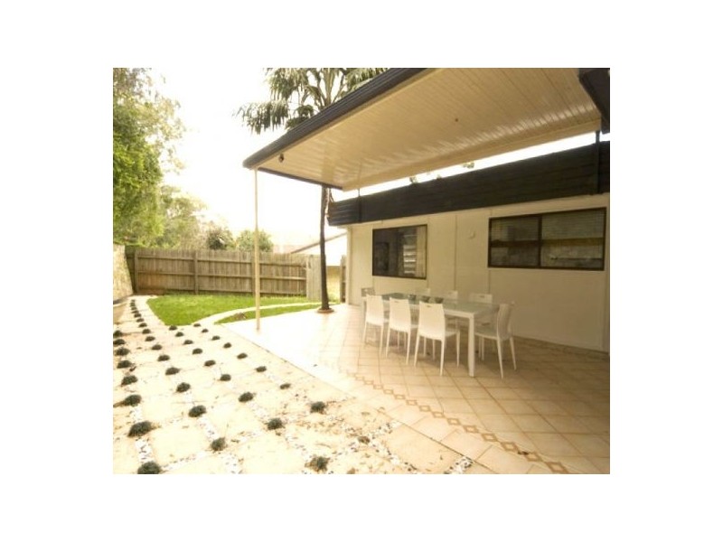 23  Flynn St, Holland Park West QLD 4121