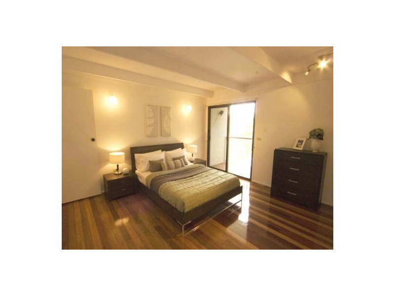 23  Flynn St, Holland Park West QLD 4121