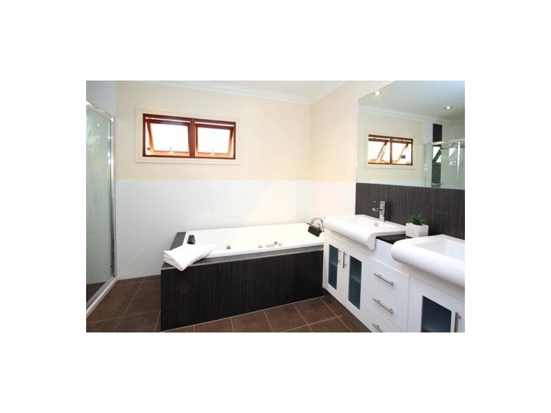 18.. Drummond, Greenslopes QLD 4120