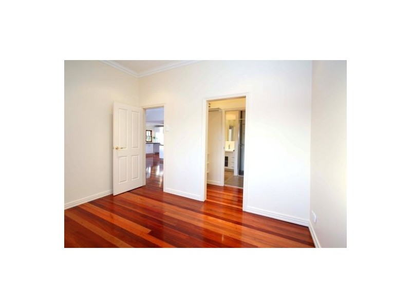 18.. Drummond, Greenslopes QLD 4120