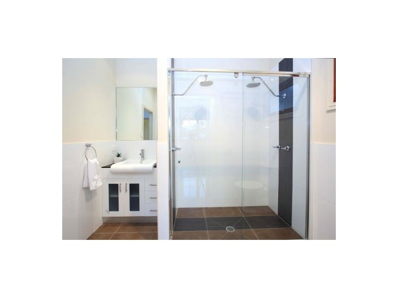 18.. Drummond, Greenslopes QLD 4120