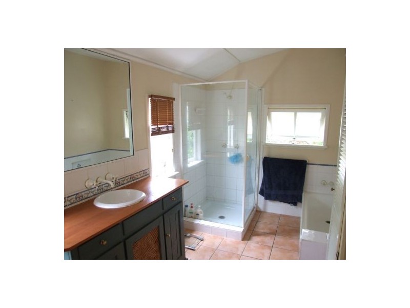 72 Birdwood Road, Holland Park West QLD 4121