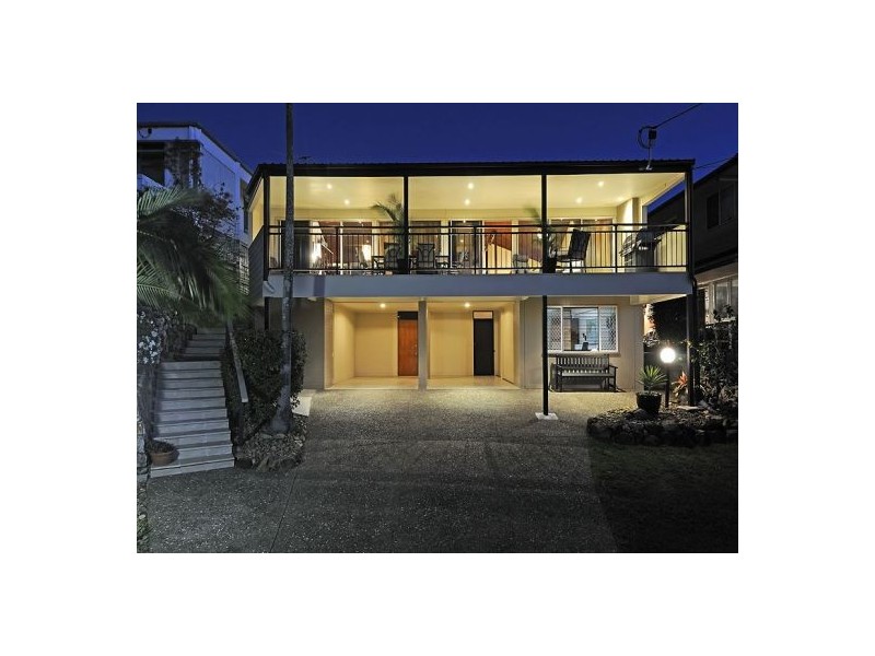 9 Kneale St, Holland Park West QLD 4121