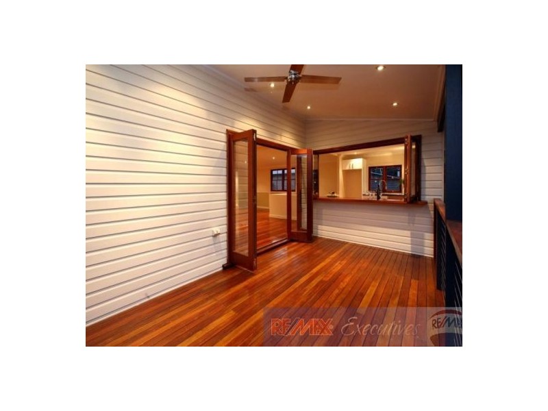 18 Drummond Street, Greenslopes QLD 4120