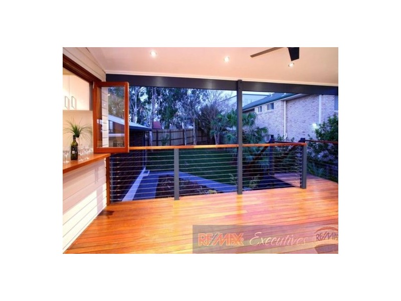 18 Drummond Street, Greenslopes QLD 4120