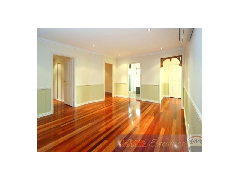 18 Drummond Street, Greenslopes QLD 4120