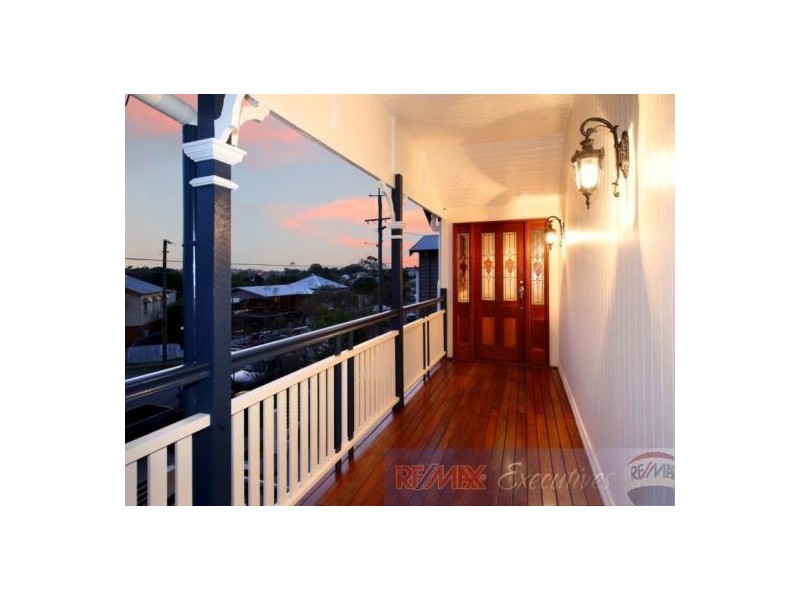 18 Drummond Street, Greenslopes QLD 4120