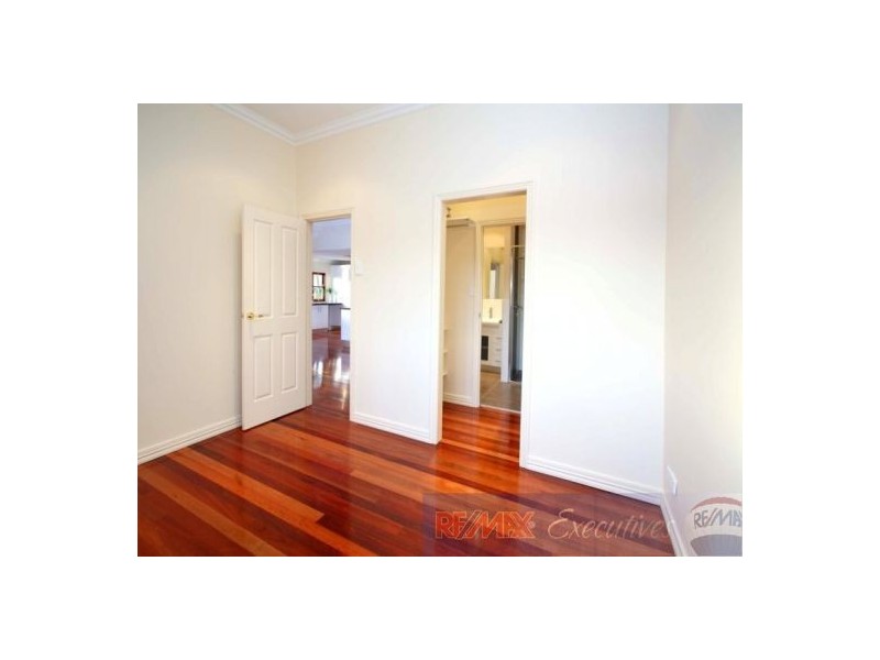 18 Drummond Street, Greenslopes QLD 4120