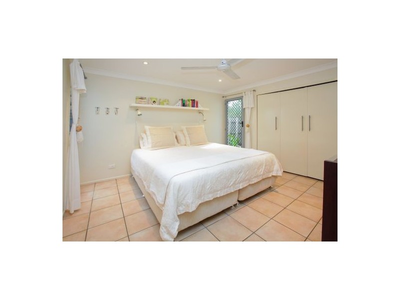 26  Gardenvale St, Holland Park West QLD 4121