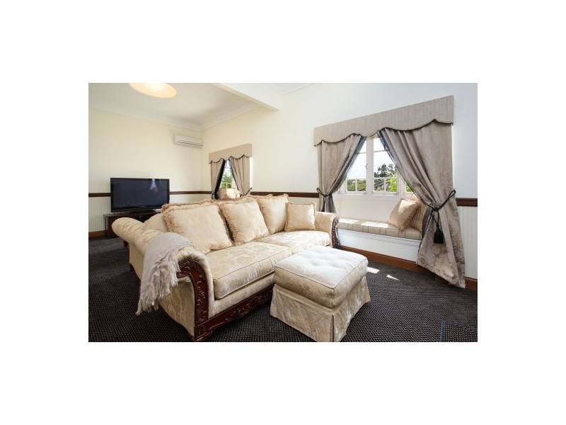 70 Nicholson Street, Greenslopes QLD 4120