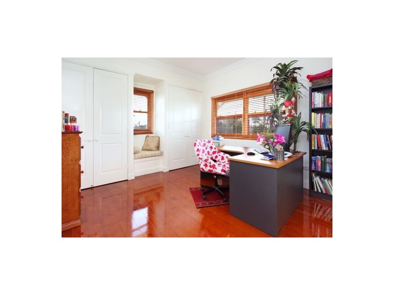 70 Nicholson Street, Greenslopes QLD 4120