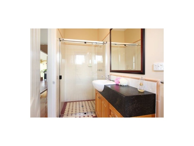 70 Nicholson Street, Greenslopes QLD 4120