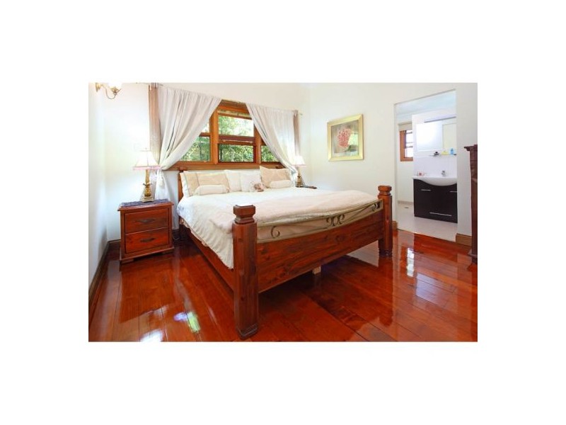 70 Nicholson Street, Greenslopes QLD 4120