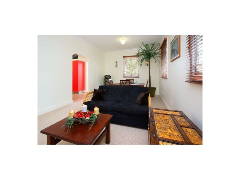 70 Nicholson Street, Greenslopes QLD 4120