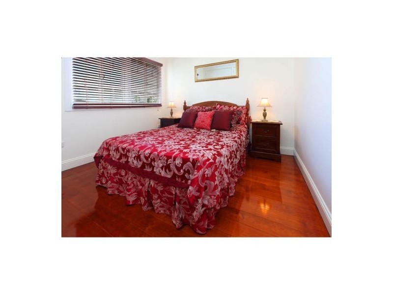 70 Nicholson Street, Greenslopes QLD 4120