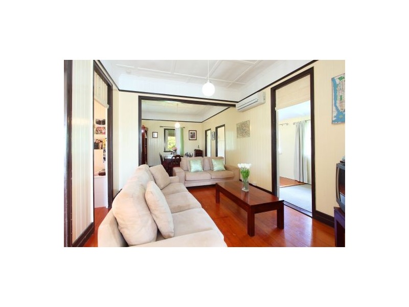 36 Wylie Avenue, Coorparoo QLD 4151