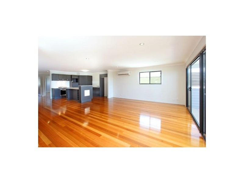 11 Tenth Avenue, Coorparoo QLD 4151