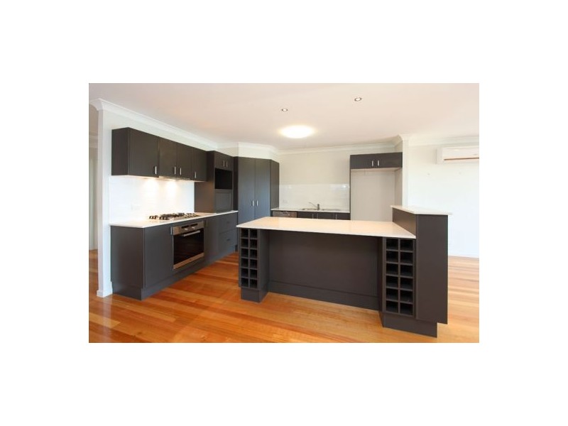 11 Tenth Avenue, Coorparoo QLD 4151