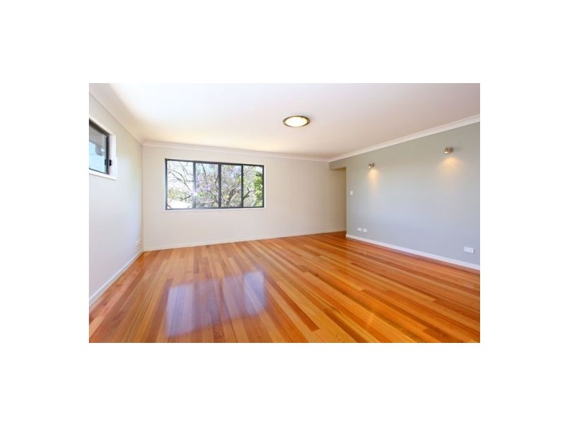 11 Tenth Avenue, Coorparoo QLD 4151