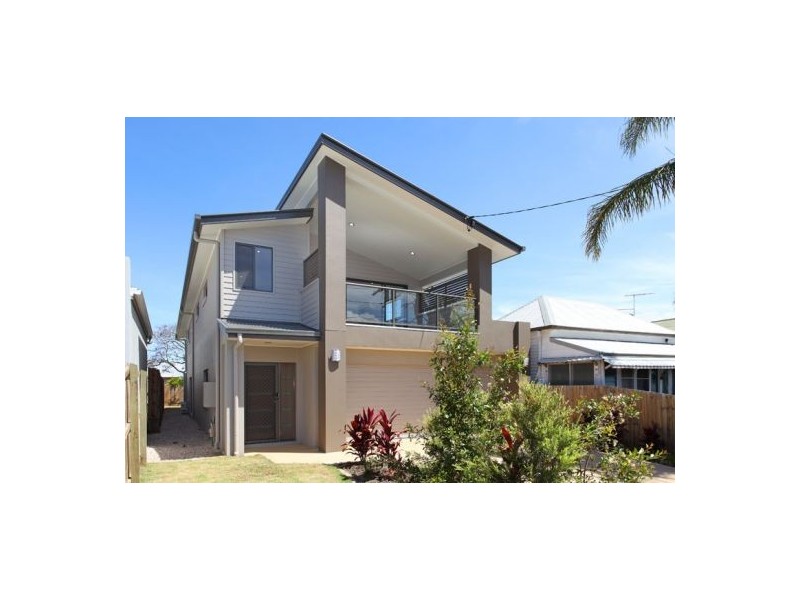 11 Tenth Avenue, Coorparoo QLD 4151