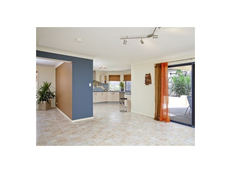 15 Puccini Pl, Mackenzie QLD 4156