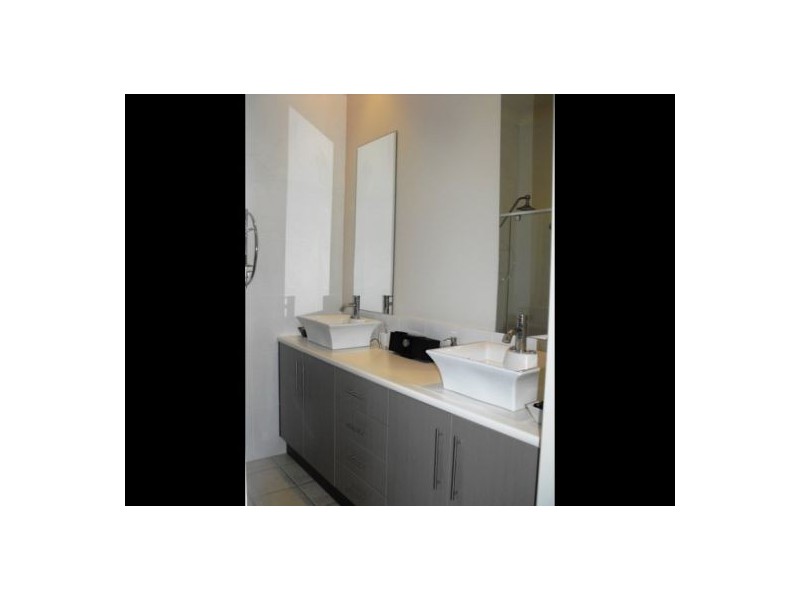 97 Rawlins Street, Kangaroo Point QLD 4169