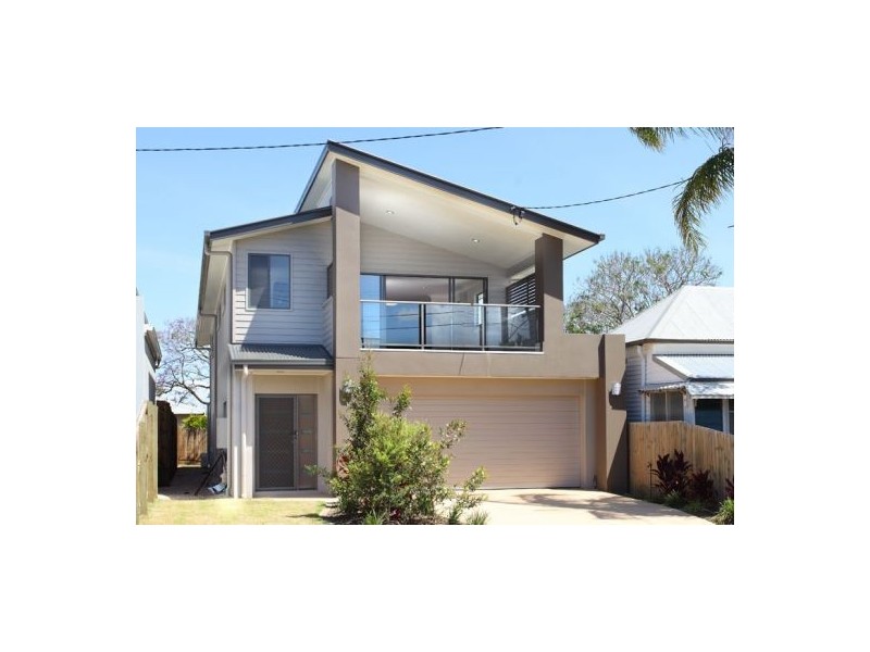 11 Tenth Avenue, Coorparoo QLD 4151