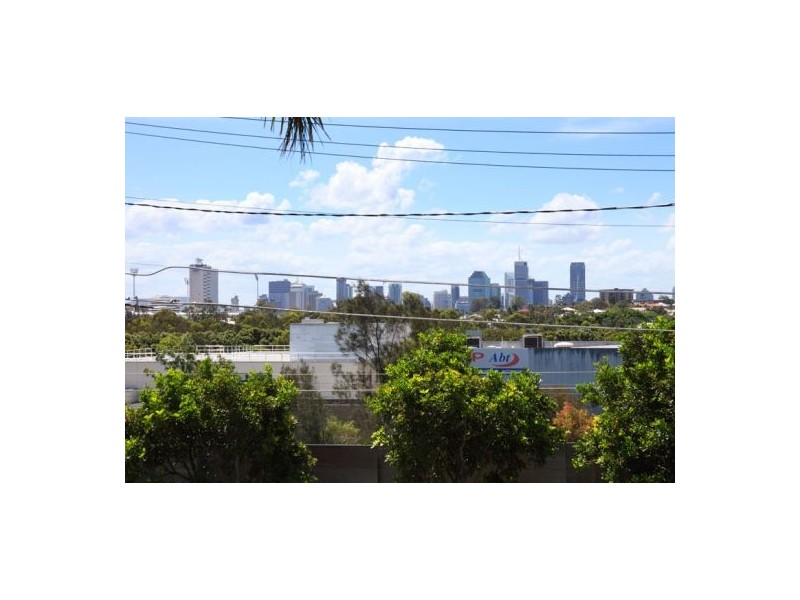 11 Tenth Avenue, Coorparoo QLD 4151