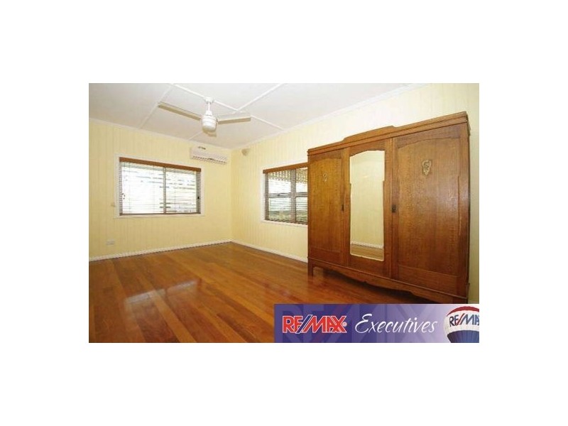 80 Abbotsleigh Street, Holland Park QLD 4121